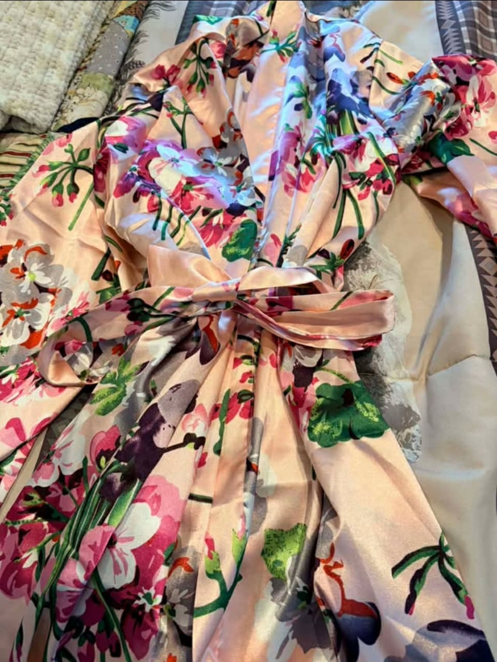 NWOT Floral Satin Tie-Waist Robe in Blush Pink